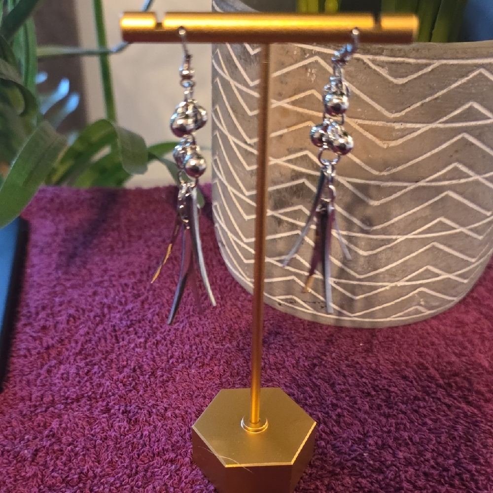 It's Fashion/ Fashion Jewelry Silver Dangle Earrings